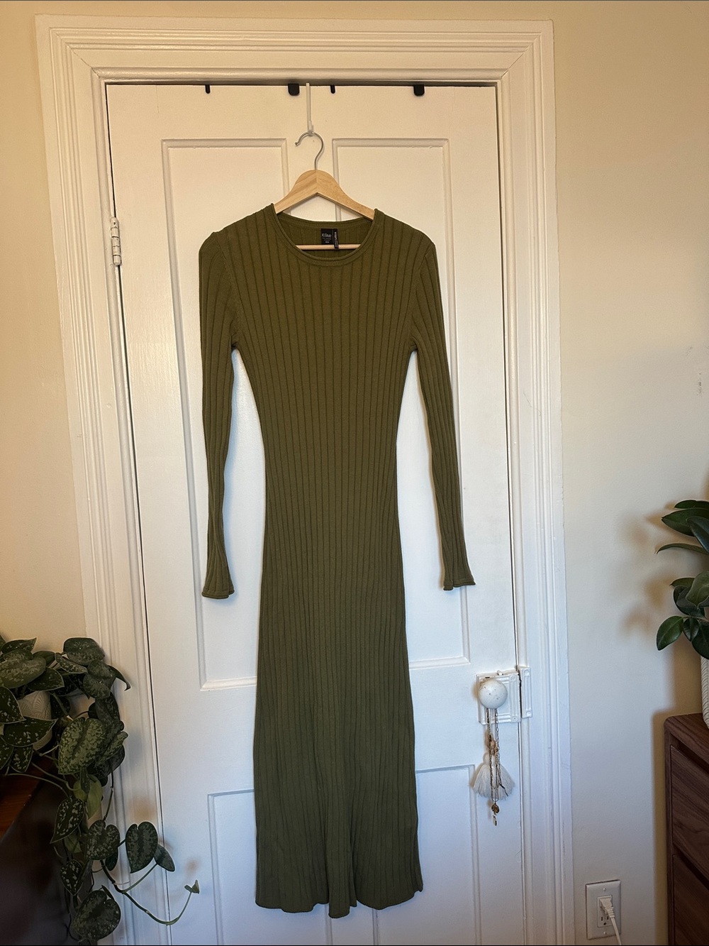 Simons Icone Ribbed Long-Sleeve Maxi Dress - Olive Green